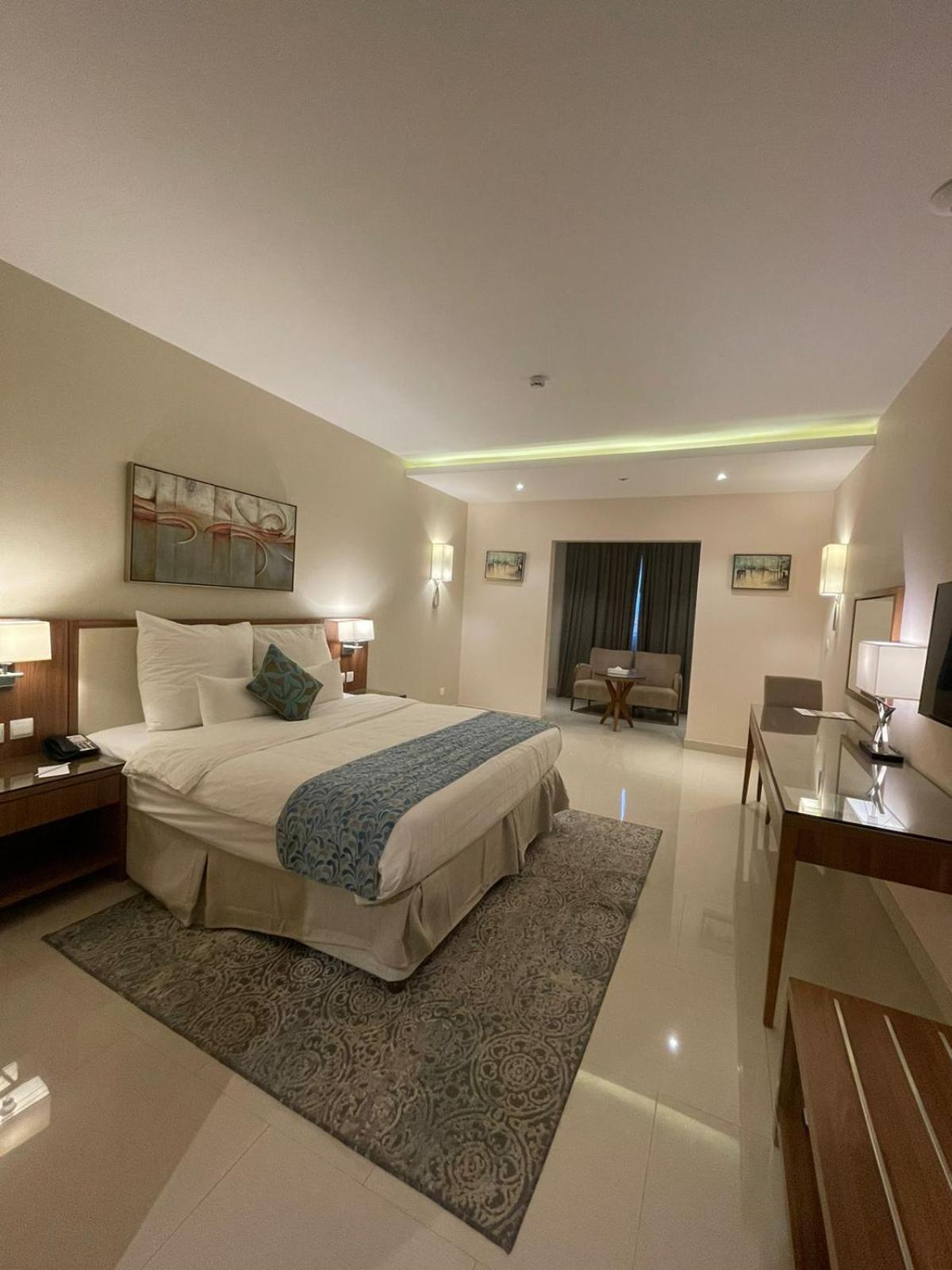 Best Western Plus Buraidah Buitenkant foto