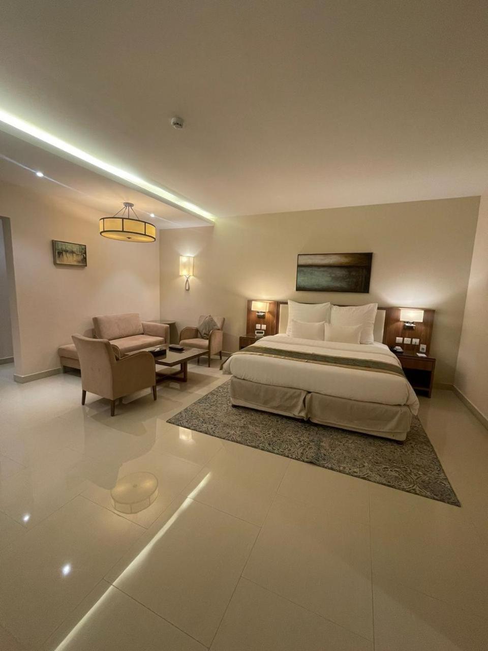 Best Western Plus Buraidah Buitenkant foto
