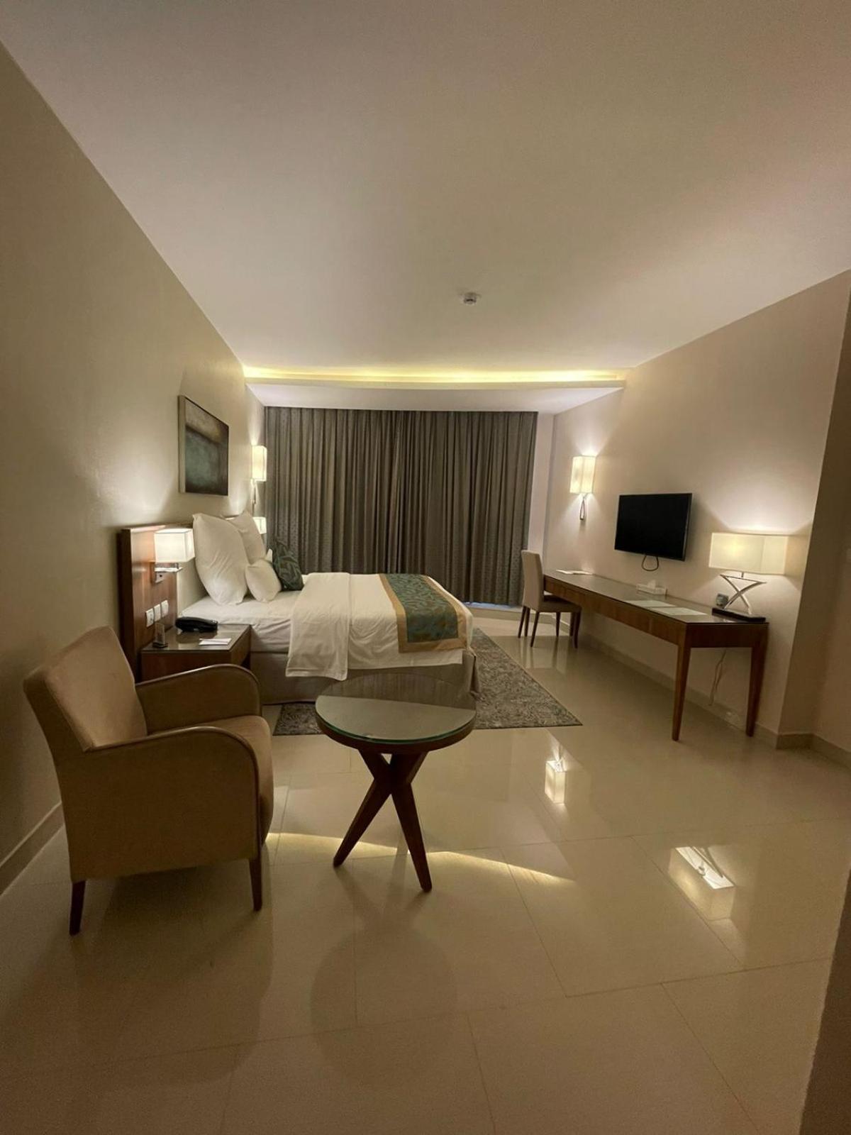 Best Western Plus Buraidah Buitenkant foto